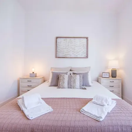 Meet The Almargem Apartament Lizbona